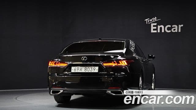 Lexus LS500 5th Gen 4
