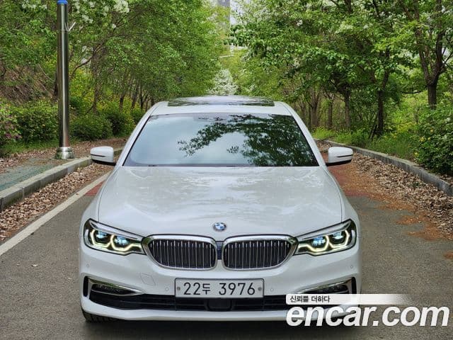 BMW 5 Series (G30)