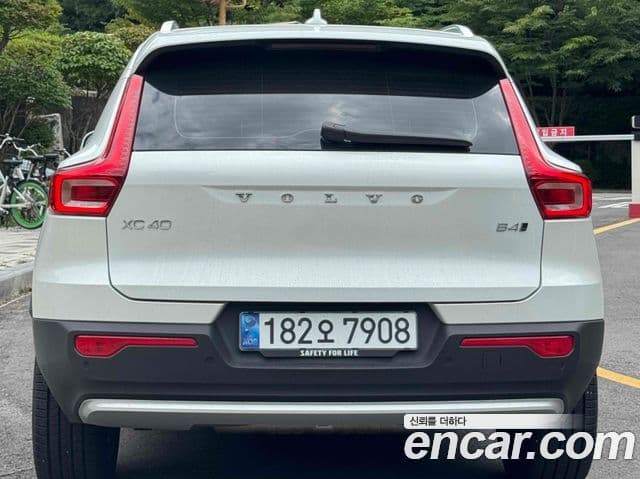 Volvo XC40 4