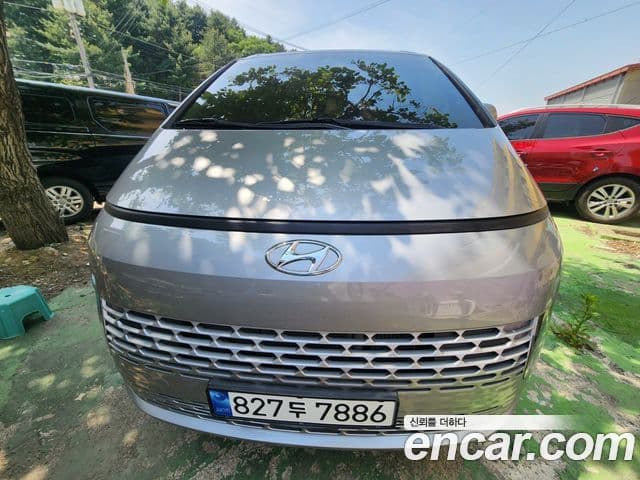 Hyundai Staria