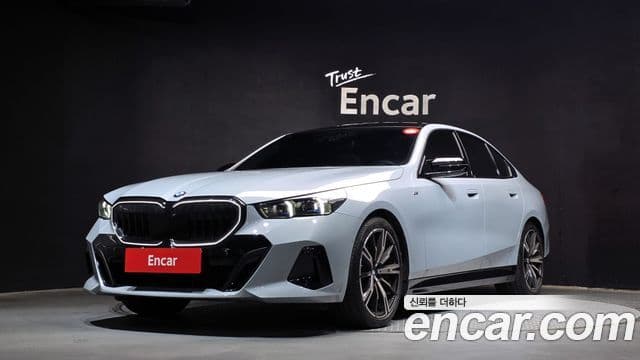 BMW 5 Series (G60)