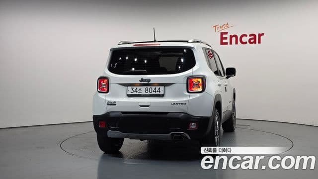 Jeep Renegade 4