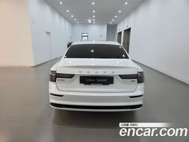 Volvo S90 4