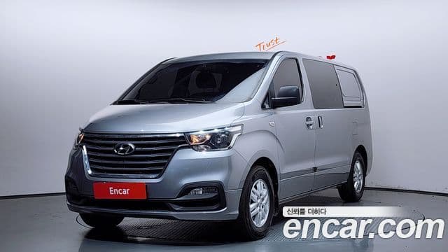 Hyundai The New Grand Starex