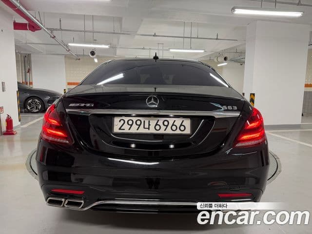 Mercedes-Benz S-Class W222 4