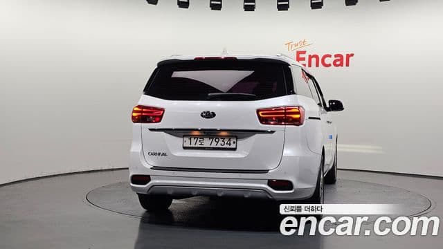 Kia The New Carnival 4