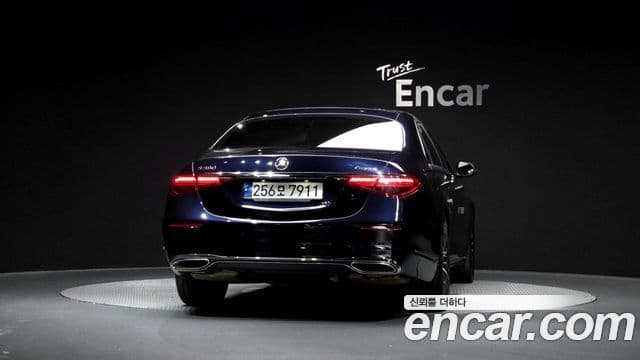 Mercedes-Benz S-Class W223 4