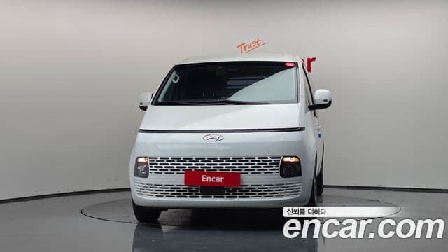 Hyundai Staria 3