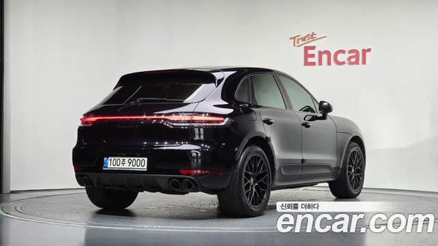Porsche Macan 2