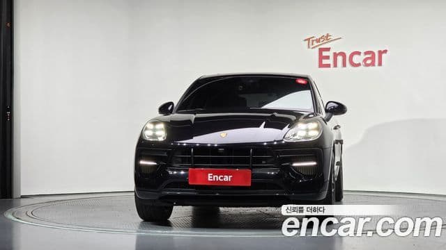Porsche Macan 3