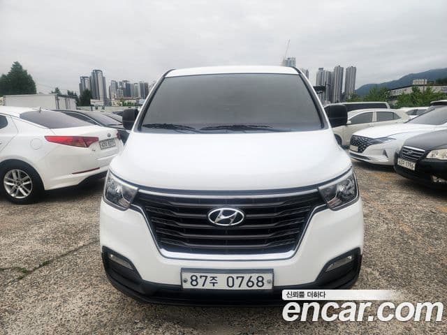 Hyundai The New Grand Starex