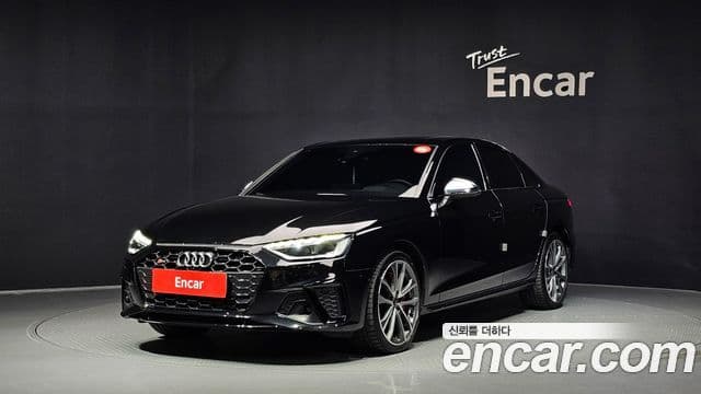 Audi S4 (B9)