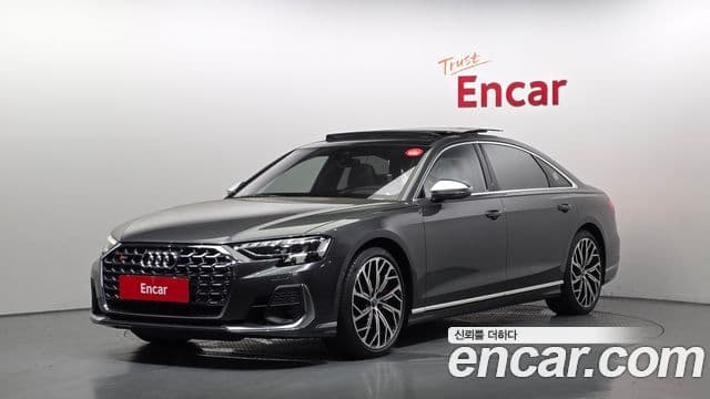 Audi S8 (D5)