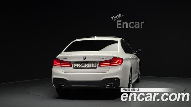 BMW 5 Series (G30) 4