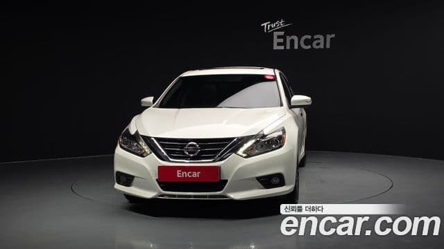 Nissan Altima 3