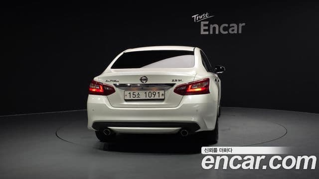 Nissan Altima 4