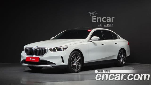 BMW 5 Series (G60)