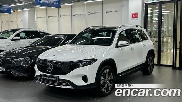 Mercedes-Benz EQB X243