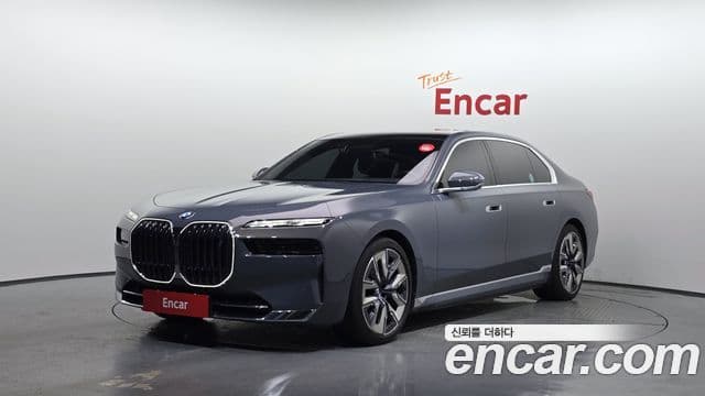 BMW i7 (G70)