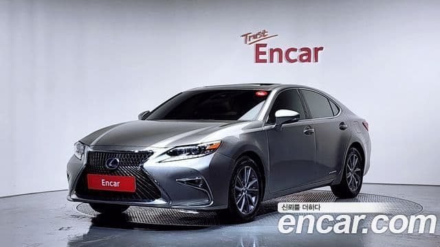 Lexus New ES300h
