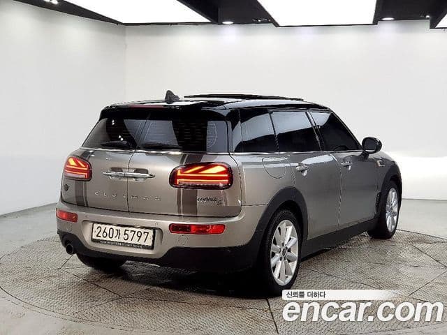 MINI Cooper D Clubman 4