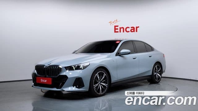 BMW 5 Series (G60)