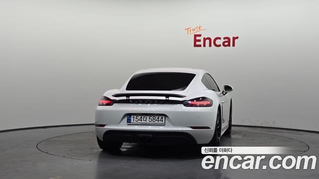 Porsche 718 Cayman 4