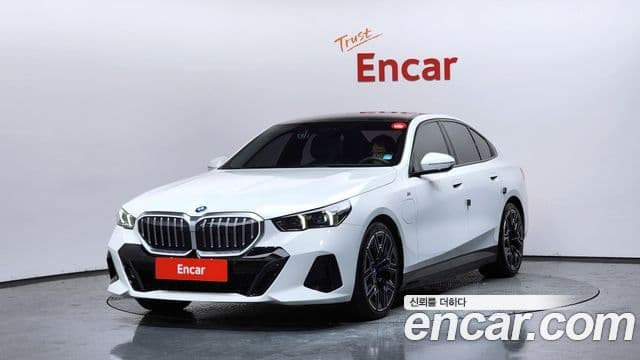 BMW 5 Series (G60)