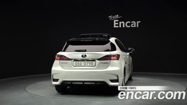 Lexus CT200h 4
