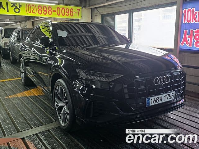 Audi Q8 (4M)