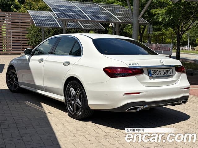 Mercedes-Benz E-Class W213 4