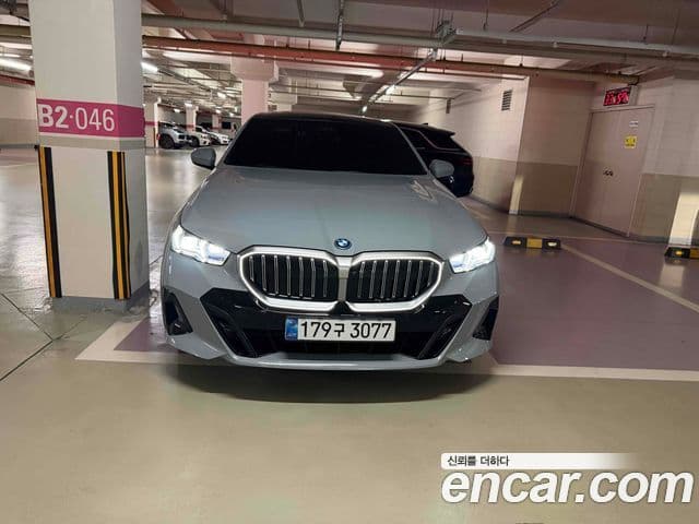 BMW 5 Series (G60)