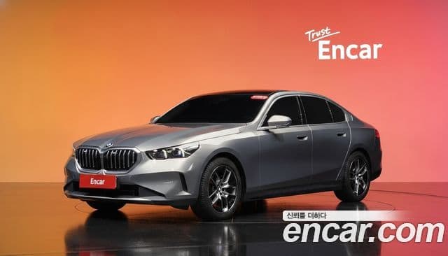 BMW 5 Series (G60)