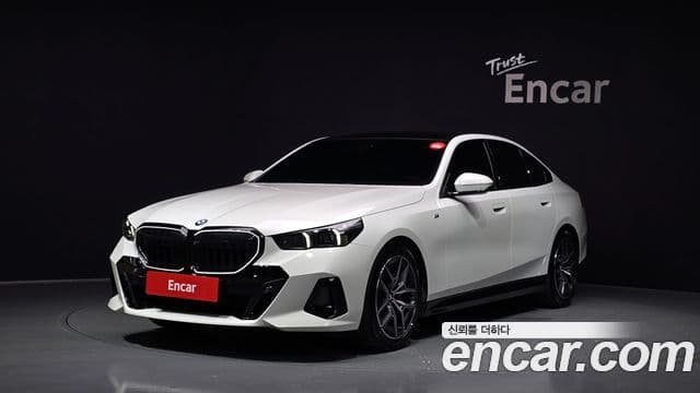 BMW 5 Series (G60)