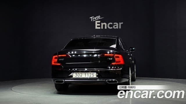 Volvo S90 4