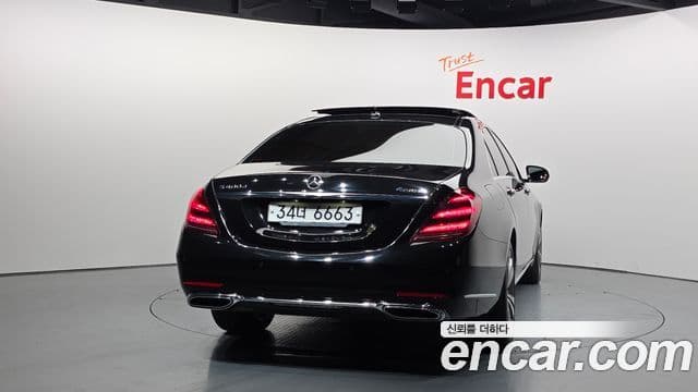 Mercedes-Benz S-Class W222 4