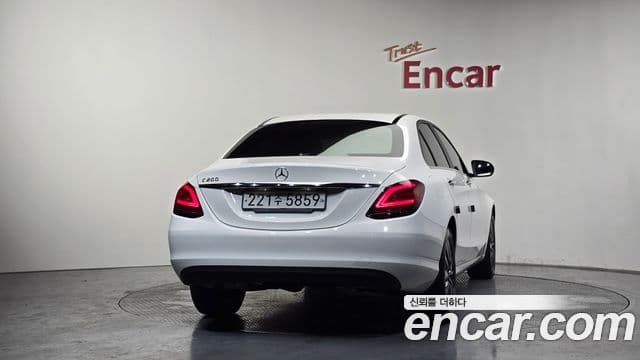 Mercedes-Benz C-Class W205 4