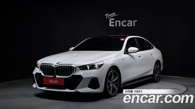 BMW 5 Series (G60)