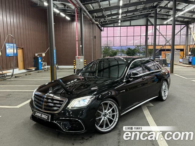 Mercedes-Benz S-Class W222