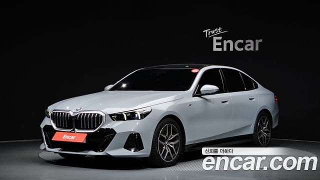 BMW 5 Series (G60)