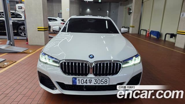 BMW 5 Series (G30)