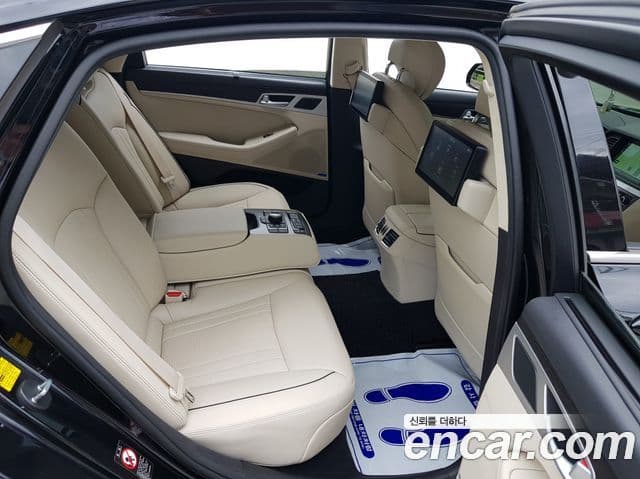 Hyundai Genesis DH