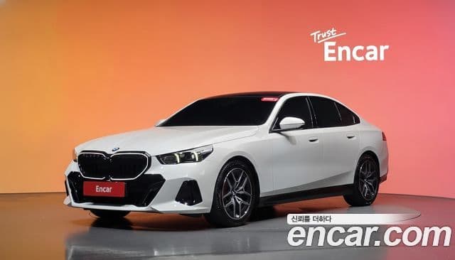 BMW 5 Series (G60)
