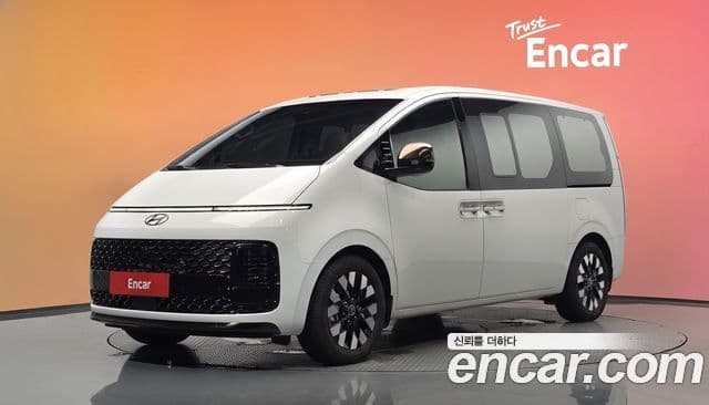 Hyundai Staria