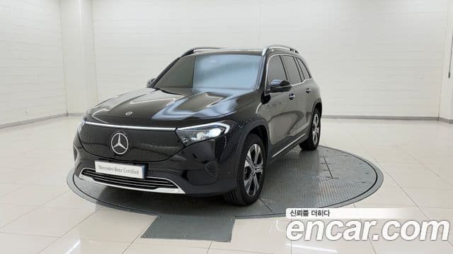 Mercedes-Benz EQB X243