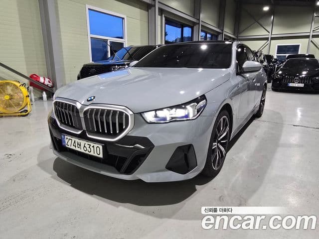 BMW 5 Series (G60)