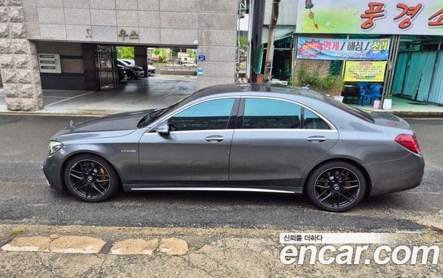 Mercedes-Benz S-Class W222