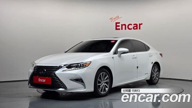 Lexus New ES300h