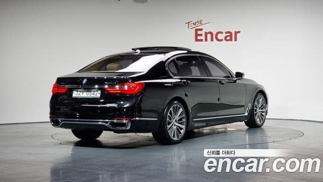 BMW 7 Series (G11) 2