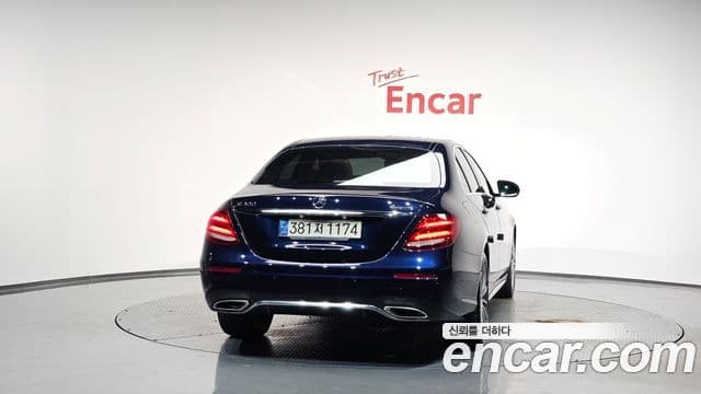Mercedes-Benz E-Class W213 4